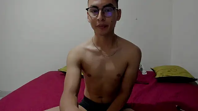 AntoniodeArmas online show from May 10, 4:34 pm