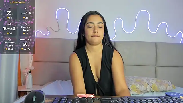 Yiiraaa1 online show from May 16, 12:37 pm