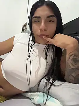 Snapshot of InesD_Arcy chatting on May 27, 11:02 pm InesD Arcy online show from May 27, 11:02 pm