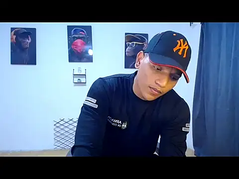 Snapshot of Ian_Arcia chatting on May 21, 11:01 pm Ian Arcia online show from May 21, 11:01 pm