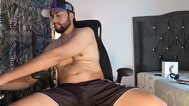 Liam hunther online show from May 27, 3:03 am