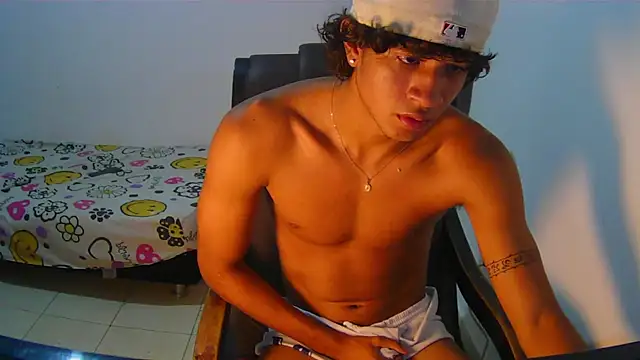Snapshot of Hansel_take chatting on May 12, 9:34 pm Hansel take online show from May 12, 9:34 pm