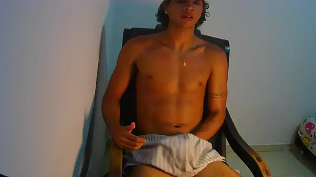 Snapshot of Hansel_take chatting on May 19, 12:16 am Hansel take online show from May 19, 12:16 am