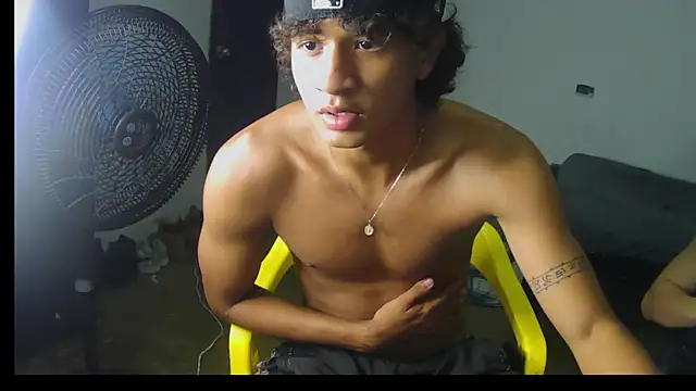 Snapshot of Hansel_take chatting on May 22, 10:37 pm Hansel take online show from May 22, 10:37 pm