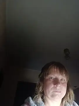 MikkiLove777 online show from May 17, 9:22 pm