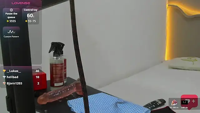 Snapshot of Svetlana_3 chatting on May 13, 7:33 pm Svetlana 3 online show from May 13, 7:33 pm