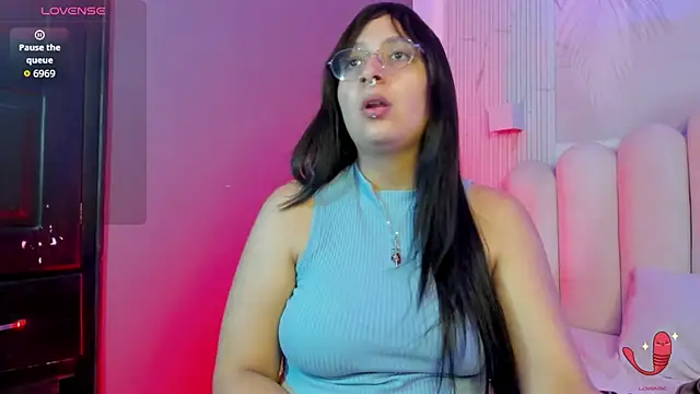 Snapshot of Svetlana_3 chatting on May 21, 11:45 pm Svetlana 3 online show from May 21, 11:45 pm