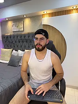 DomBoy  online show from May 14, 8:26 pm