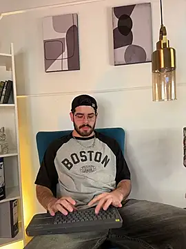 Snapshot of DomBoy_ chatting on July 8, 7:51 pm DomBoy online show from July 8, 7:51 pm