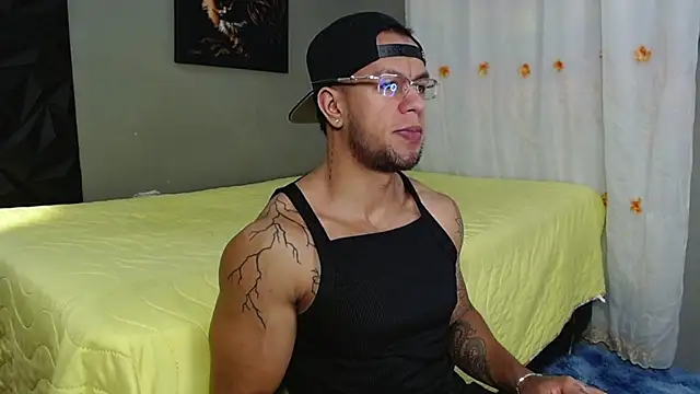 Snapshot of JACOB_BECKET chatting on May 7, 11:37 am JACOB BECKET online show from May 7, 11:37 am