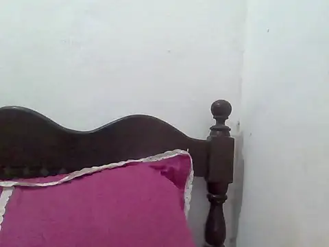 Snapshot of Xoeni chatting on May 16, 12:18 am Xoeni online show from May 16, 12:18 am