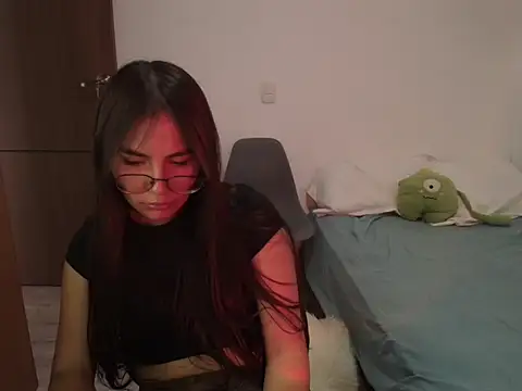 Snapshot of abbyyandmaxx chatting on May 8, 4:01 pm abbyyandmaxx online show from May 8, 4:01 pm