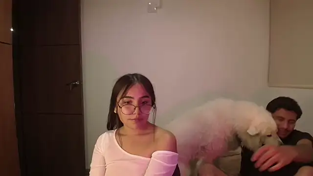 Snapshot of abbyyandmaxx chatting on May 15, 4:41 am abbyyandmaxx online show from May 15, 4:41 am