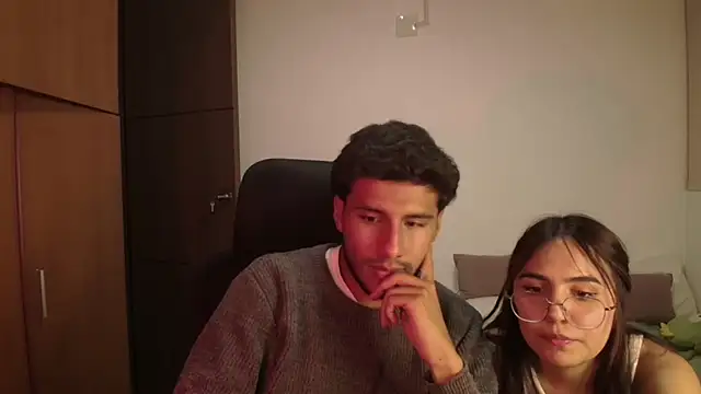 Snapshot of abbyyandmaxx chatting on May 26, 4:52 am abbyyandmaxx online show from May 26, 4:52 am