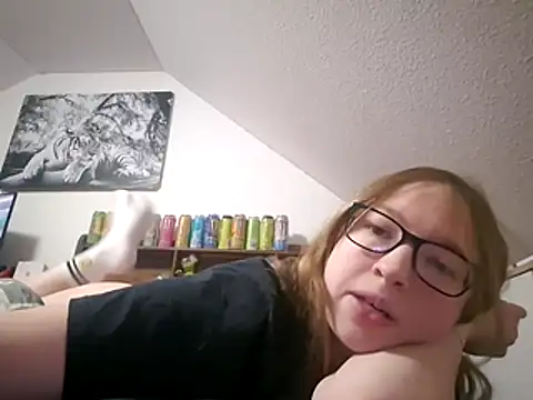 Freaky-Doll online show from May 8, 9:09 pm
