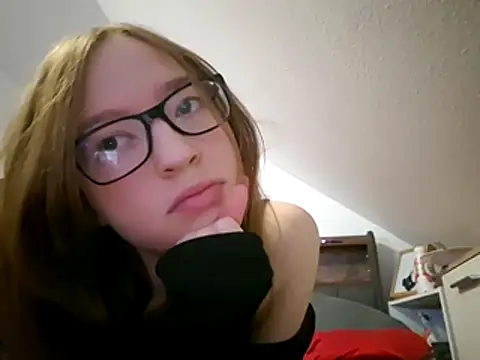 Freaky-Doll online show from May 9, 5:07 pm