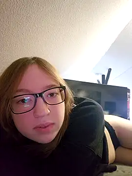 Freaky-Doll online show from May 10, 5:51 pm