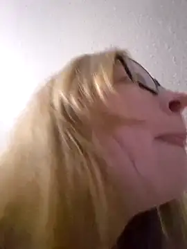 Freaky-Doll online show from May 22, 6:13 pm