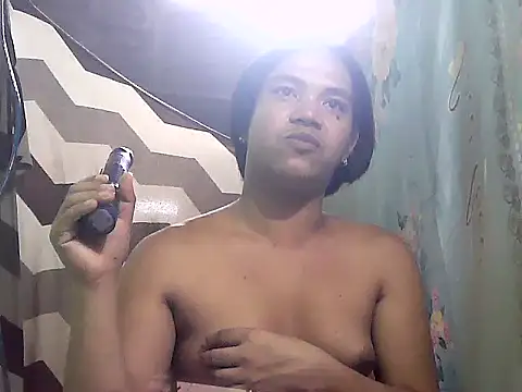 Snapshot of bj_l0ve chatting on May 3, 3:56 am bj l0ve online show from May 3, 3:56 am