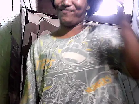 Snapshot of bj_l0ve chatting on May 16, 6:43 am bj l0ve online show from May 16, 6:43 am