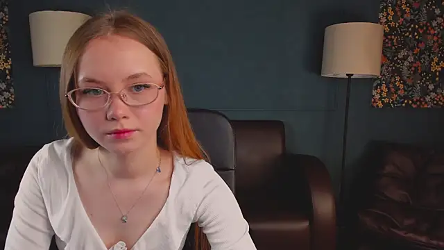FloraLarsson online show from May 2, 3:44 am