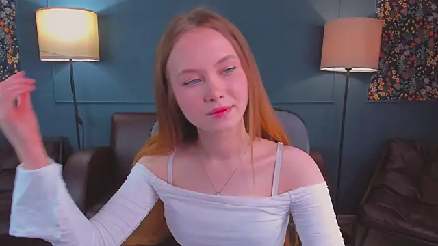FloraLarsson online show from May 3, 10:43 am