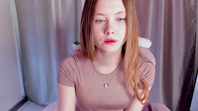 FloraLarsson online show from May 7, 3:45 am