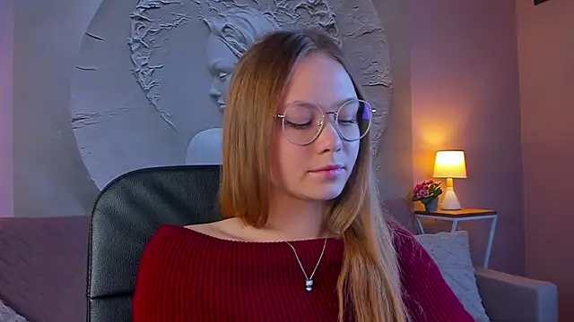 FloraLarsson online show from May 21, 3:41 pm