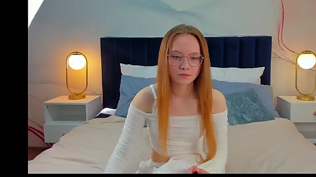 FloraLarsson online show from May 28, 3:37 am