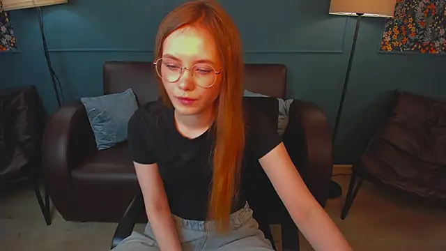 FloraLarsson online show from July 14, 3:11 am