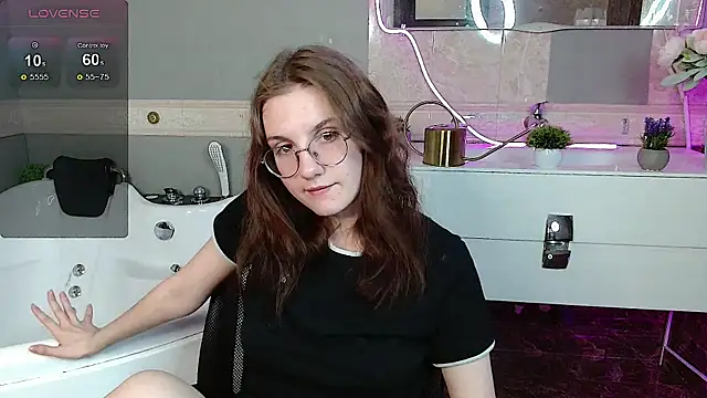 Snapshot of iMagdaLunna chatting on May 17, 8:23 am iMagdaLunna online show from May 17, 8:23 am