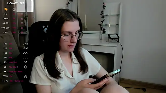 Snapshot of iMagdaLunna chatting on May 25, 5:08 pm iMagdaLunna online show from May 25, 5:08 pm