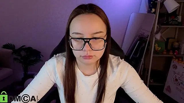 Eva Cutties online show from May 9, 9:25 am