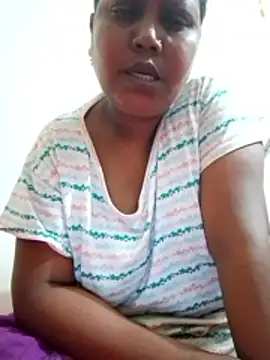 Snapshot of mimi9 chatting on April 30, 8:42 am mimi9 online show from April 30, 8:42 am
