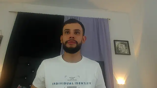Snapshot of Roger_Shaw chatting on May 5, 9:45 pm Roger Shaw online show from May 5, 9:45 pm
