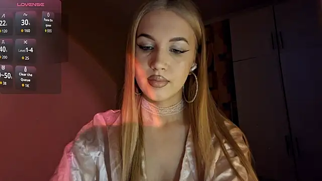 Snapshot of Katrinethequeen chatting on June 18, 4:55 pm Katrinethequeen online show from June 18, 4:55 pm