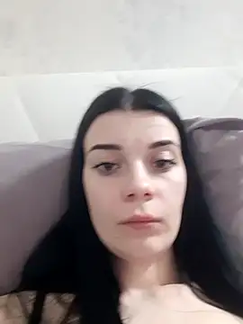 LunaAdika777 online show from May 7, 10:59 pm