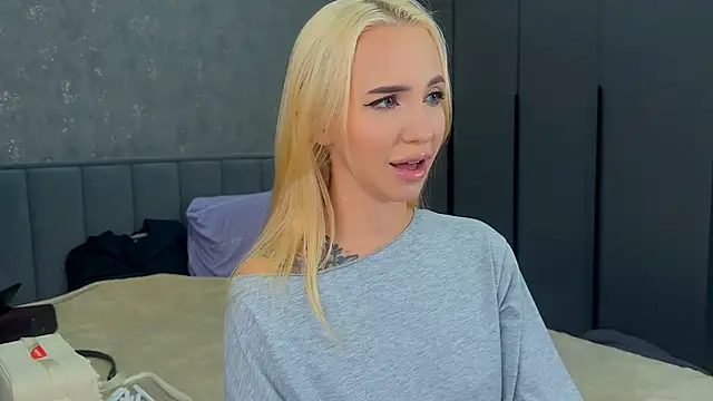 Snapshot of Sabrinkaaa chatting on May 4, 2:07 am Sabrinkaaa online show from May 4, 2:07 am