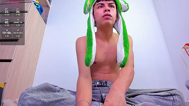 Snapshot of Asher_Young chatting on July 2, 3:23 am Asher Young online show from July 2, 3:23 am