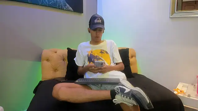 Snapshot of Zane_Belville chatting on July 1, 11:34 am Zane Belville online show from July 1, 11:34 am