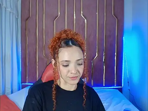 Kiaralovee26 online show from May 15, 2:18 am