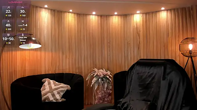 Snapshot of LoiseHarper chatting on May 23, 7:29 pm LoiseHarper online show from May 23, 7:29 pm