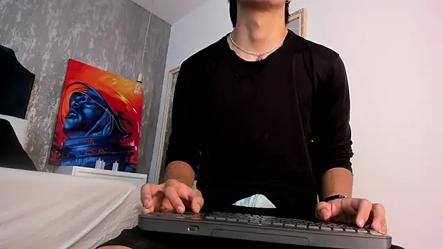 Liam Grayson  online show from May 23, 1:04 pm