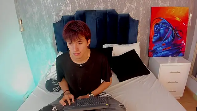 Liam Grayson  online show from May 25, 12:33 pm