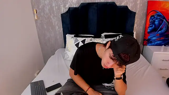 Liam Grayson  online show from May 26, 1:29 pm