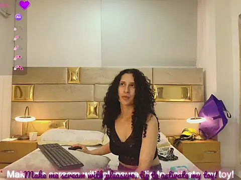 Snapshot of LudoviccaMark chatting on May 16, 7:45 pm LudoviccaMark online show from May 16, 7:45 pm