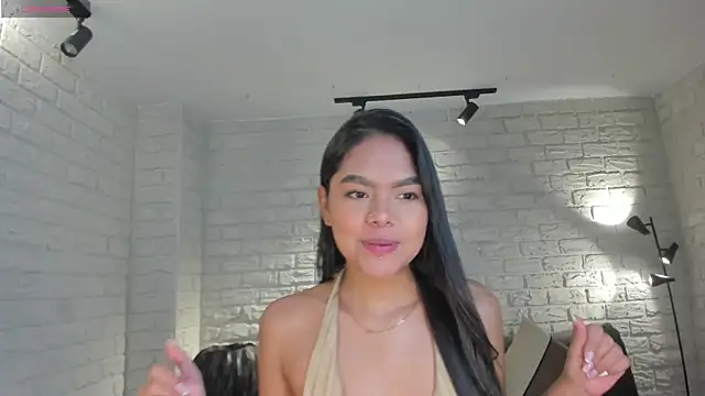 Snapshot of SaphiraJames chatting on May 24, 10:59 pm SaphiraJames online show from May 24, 10:59 pm