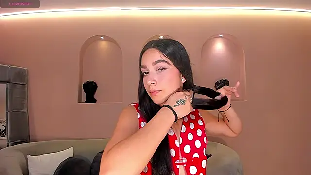 SophieKiss1 online show from May 25, 7:42 pm