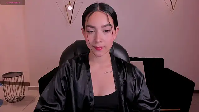 SophieKiss1 online show from May 28, 7:44 pm