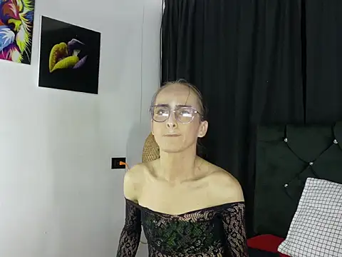 Snapshot of dulce_alexandra chatting on May 17, 12:12 pm dulce alexandra online show from May 17, 12:12 pm